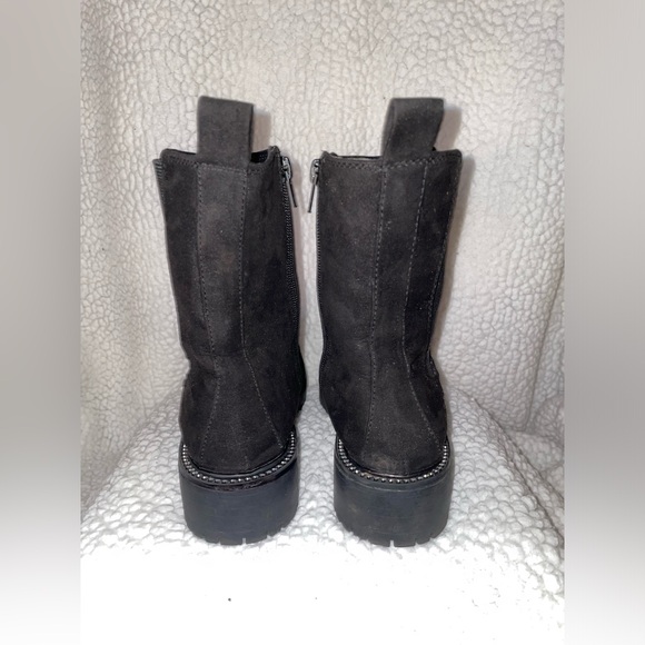 Time & Tru Women's Black Suede Boots Preowned - Picture 6 of 10